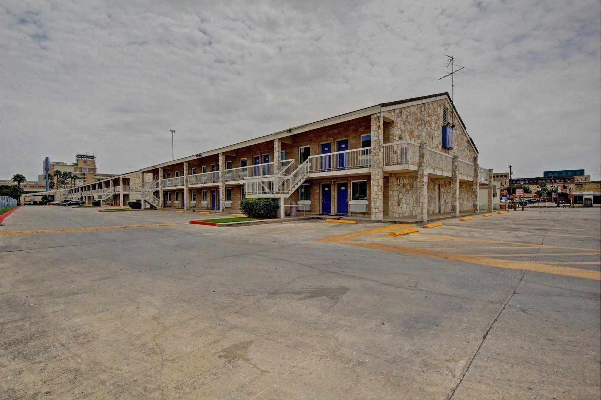 Motel 6-San Antonio, Tx - Downtown - Market Square מראה חיצוני תמונה